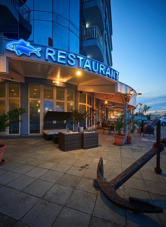 Family Hotel Regata Pomorie Extérieur photo